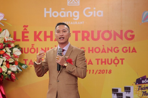 Ông Đỗ Thanh Tâm - Chủ tịch HĐQT kiêm Tổng Giám đốc Tập đoàn Dự án Hoàng Gia phát biểu tại lễ khai trương chuỗi siêu thị tại Buôn Ma Thuột